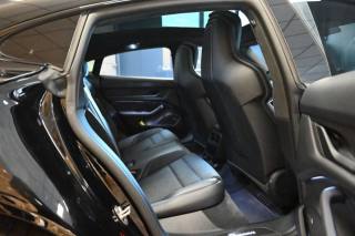 PORSCHE Taycan usata 10