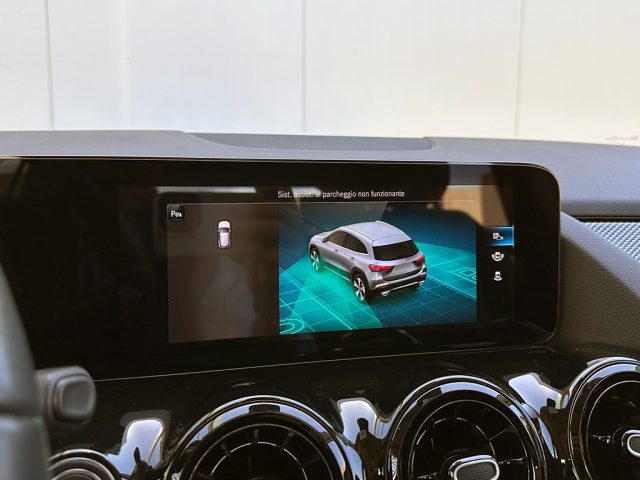 MERCEDES-BENZ GLA 200 usata, con Sistema di navigazione