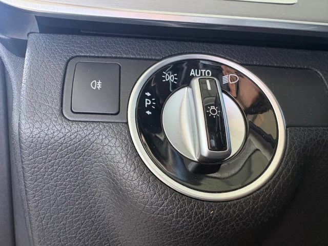 MERCEDES-BENZ E 200 usata, con Isofix