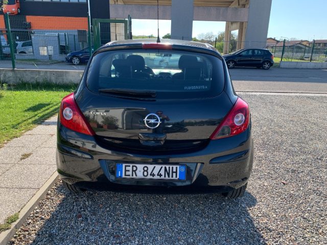OPEL Corsa usata, con Autoradio