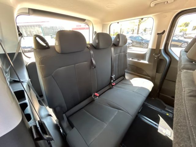 HYUNDAI Staria usata, con Touch screen