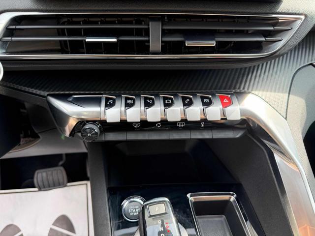 PEUGEOT 3008 usata, con Sistema di navigazione
