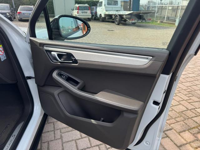 PORSCHE Macan usata, con Bracciolo