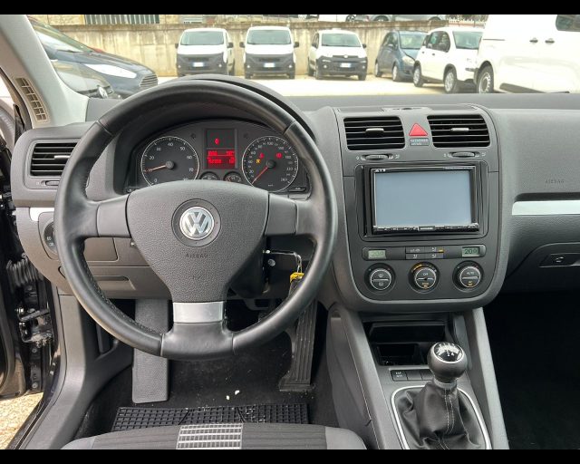 VOLKSWAGEN Jetta usata 18