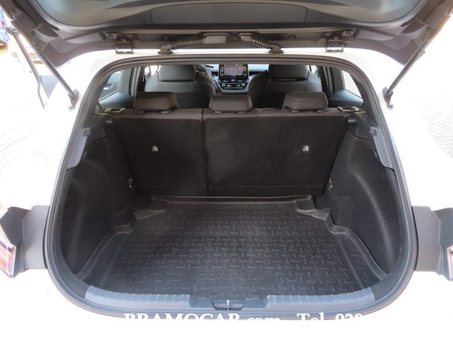 TOYOTA Corolla usata, con Fari LED