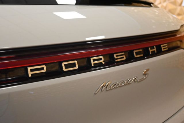 PORSCHE Macan usata 18