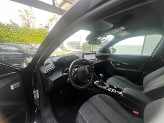 PEUGEOT 2008 usata, con Volante multifunzione