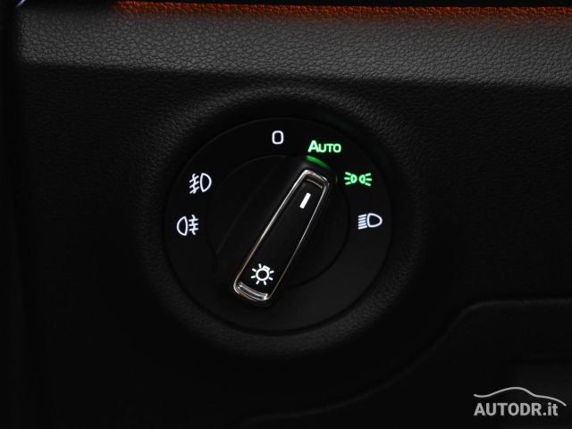 SKODA Kamiq usata, con Specchietti laterali elettrici