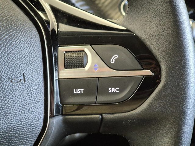 PEUGEOT 208 usata, con USB