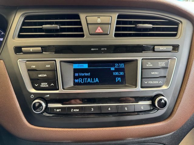 HYUNDAI i20 usata, con Volante multifunzione