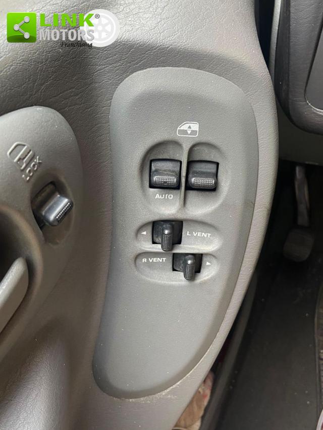 CHRYSLER Voyager usata 21