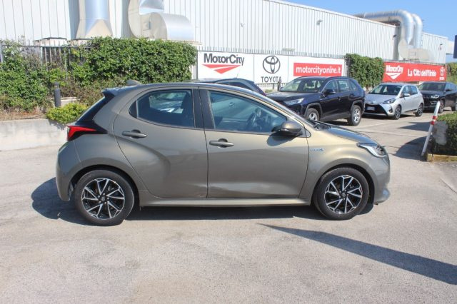 TOYOTA Yaris usata, con Bracciolo
