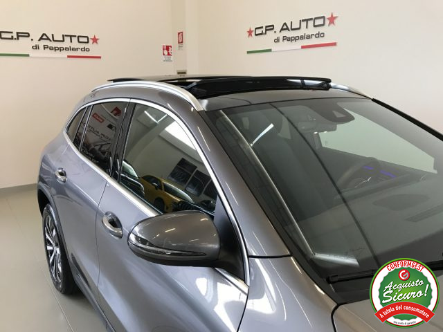 MERCEDES-BENZ GLA 200 usata, con Leve al volante