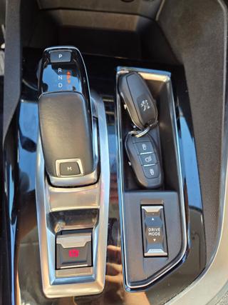 PEUGEOT 3008 usata, con Park Distance Control