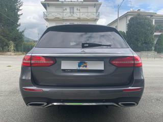 MERCEDES-BENZ E 220 usata, con Chiusura centralizzata