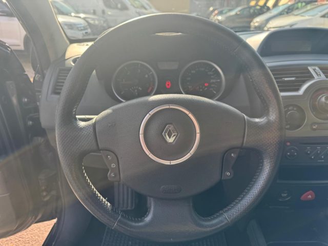 RENAULT Megane usata, con Controllo automatico clima