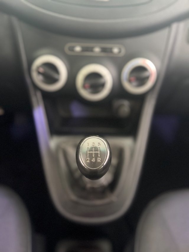 HYUNDAI i10 usata 14