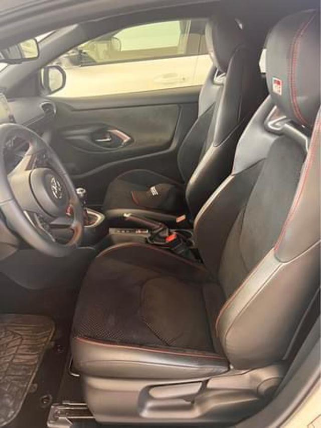 TOYOTA Yaris usata, con Airbag