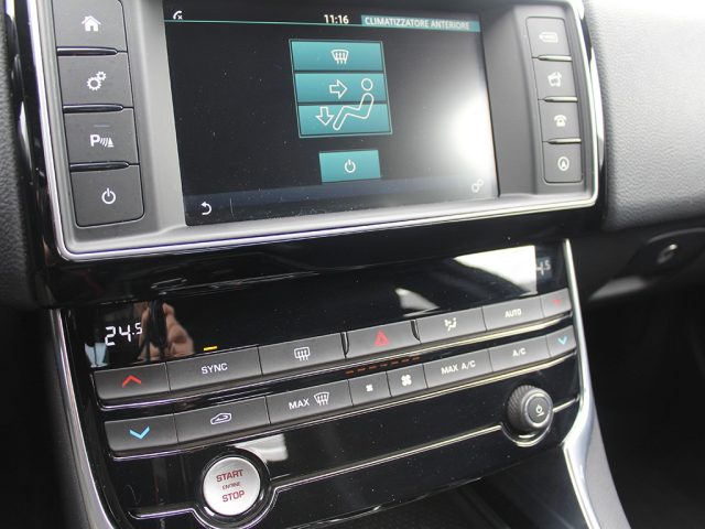 JAGUAR XE usata, con Controllo elettronico della corsia