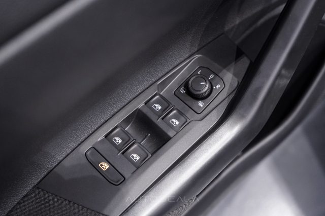 VOLKSWAGEN Taigo usata, con Controllo trazione