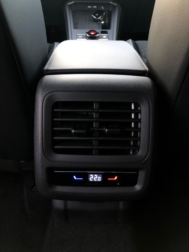 VOLKSWAGEN T-Roc usata, con Sedili sportivi