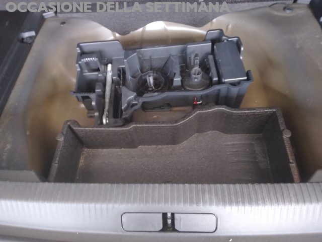 PEUGEOT 2008 usata, con Airbag testa
