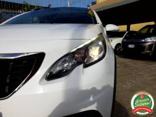 PEUGEOT 2008 usata, con Specchietti laterali elettrici