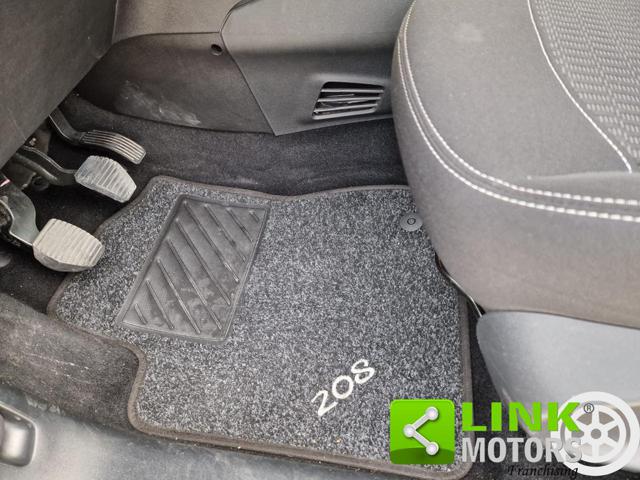 PEUGEOT 208 usata, con Sedile posteriore sdoppiato