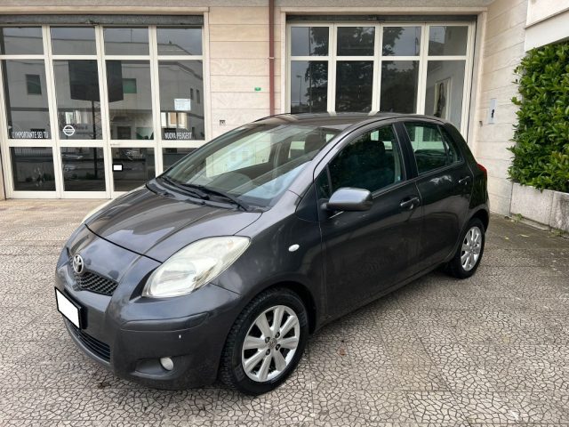 TOYOTA Yaris usata, con Alzacristalli elettrici