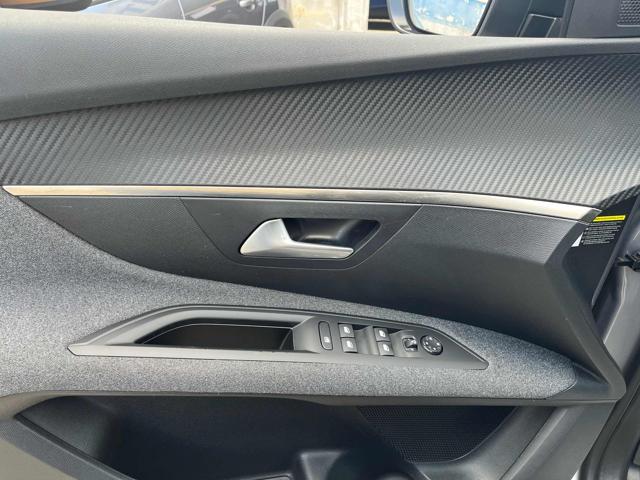 PEUGEOT 3008 usata, con Alzacristalli elettrici