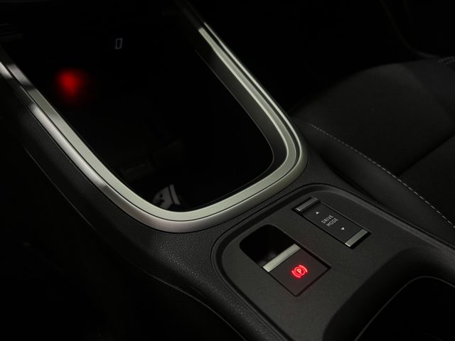 JEEP Avenger usata, con Isofix