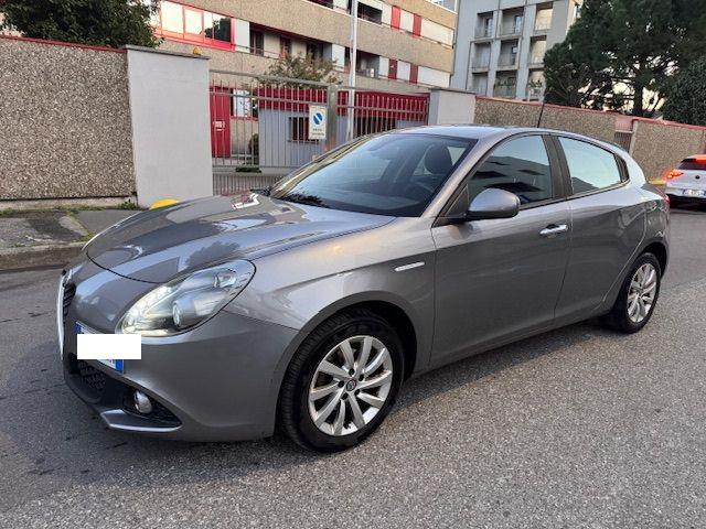 ALFA ROMEO Giulietta usata, con Autoradio
