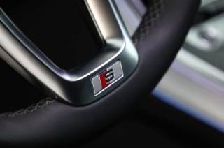 AUDI Q8 usata, con Volante in pelle