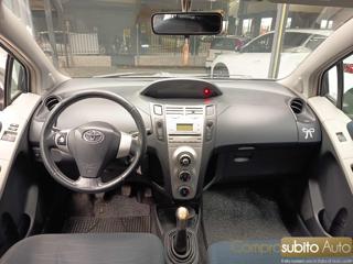 TOYOTA Yaris usata 13
