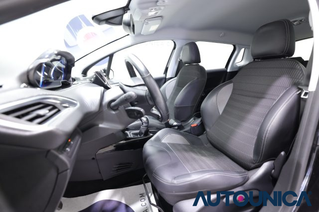 PEUGEOT 2008 usata, con Autoradio