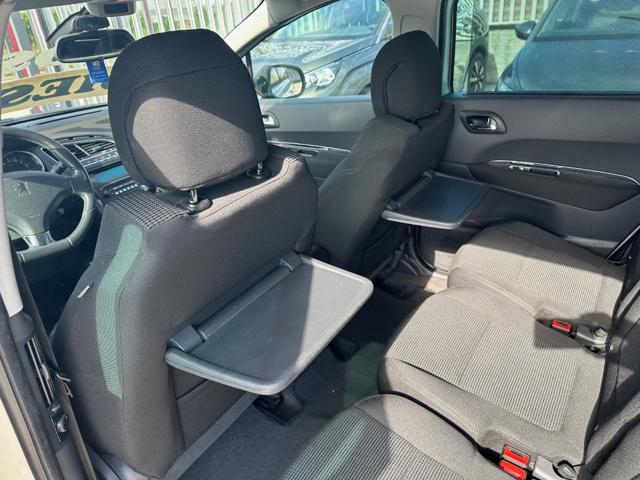 PEUGEOT 5008 usata, con Volante in pelle