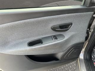 LANCIA Ypsilon usata, con Autoradio
