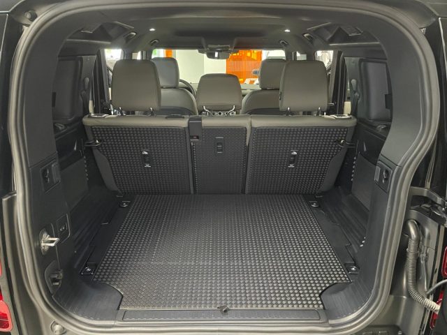 LAND ROVER Defender usata, con Touch screen