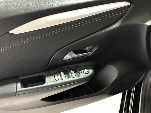 OPEL Corsa usata, con Touch screen
