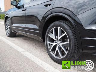 VOLKSWAGEN Touareg usata, con Telecamera per parcheggio assistito
