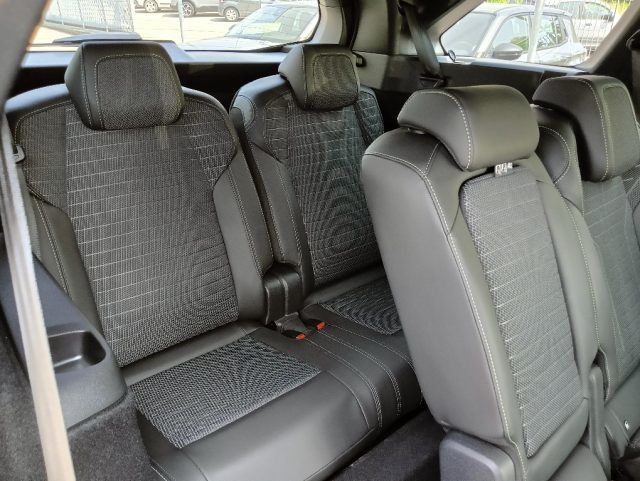 PEUGEOT 5008 usata, con Sedili riscaldati
