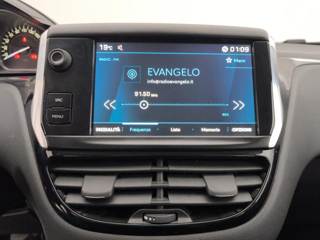 PEUGEOT 208 usata, con Touch screen