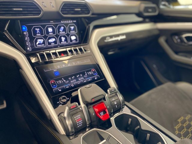 LAMBORGHINI Urus usata, con Fari LED