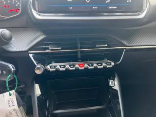 PEUGEOT 2008 usata, con Sistema di navigazione