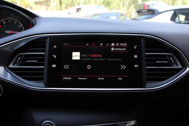 PEUGEOT 308 usata, con Volante in pelle
