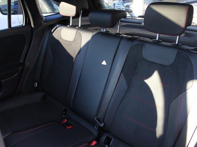MERCEDES-BENZ GLA 220 usata, con Gancio traino