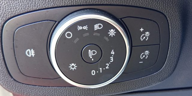 FORD Fiesta usata, con Autoradio