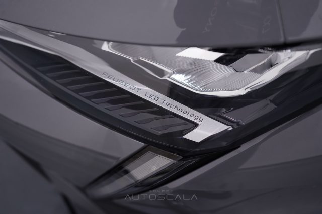 PEUGEOT 308 usata, con Specchietti laterali elettrici