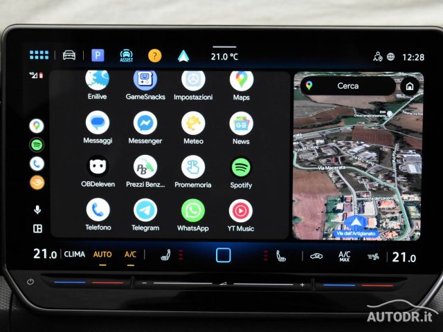 VOLKSWAGEN Golf usata, con Hill holder