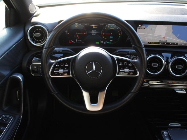 MERCEDES-BENZ A 250 usata, con Touch screen